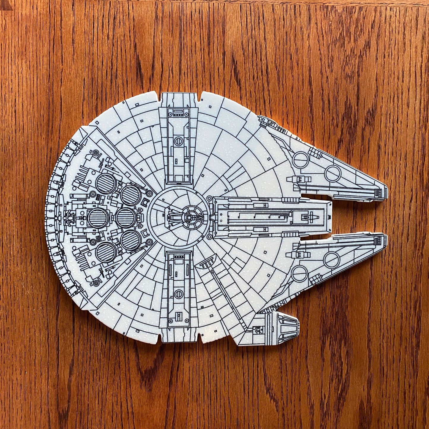 Millennium Falcon .svg .dxf .png .pdf and lightburn files for use with lasers and CNCs
